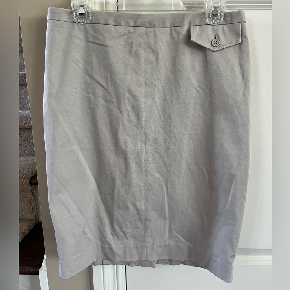 EUC-Women’s, Gap, Khaki, Cotton w/Stretch, Pencil Skirt- Size 8